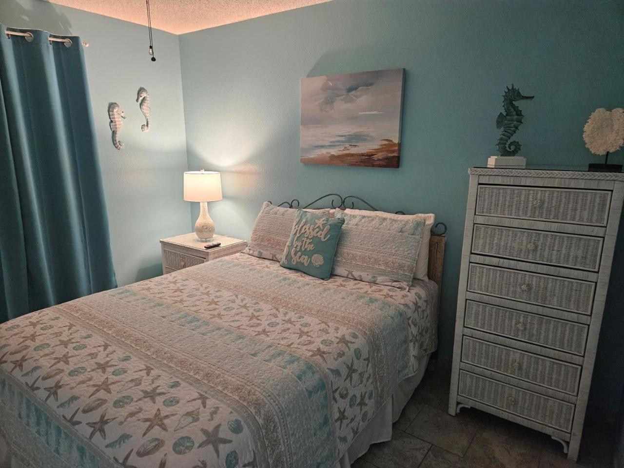 200 Yds To Private Gated Beach Access- 3Br-2Ba- Quiet Location In The Heart Of Destin! Esterno foto